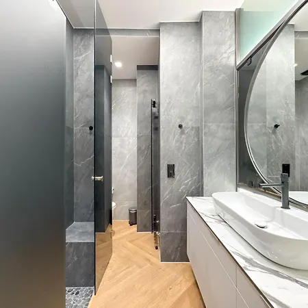 Grand Urban Apartment